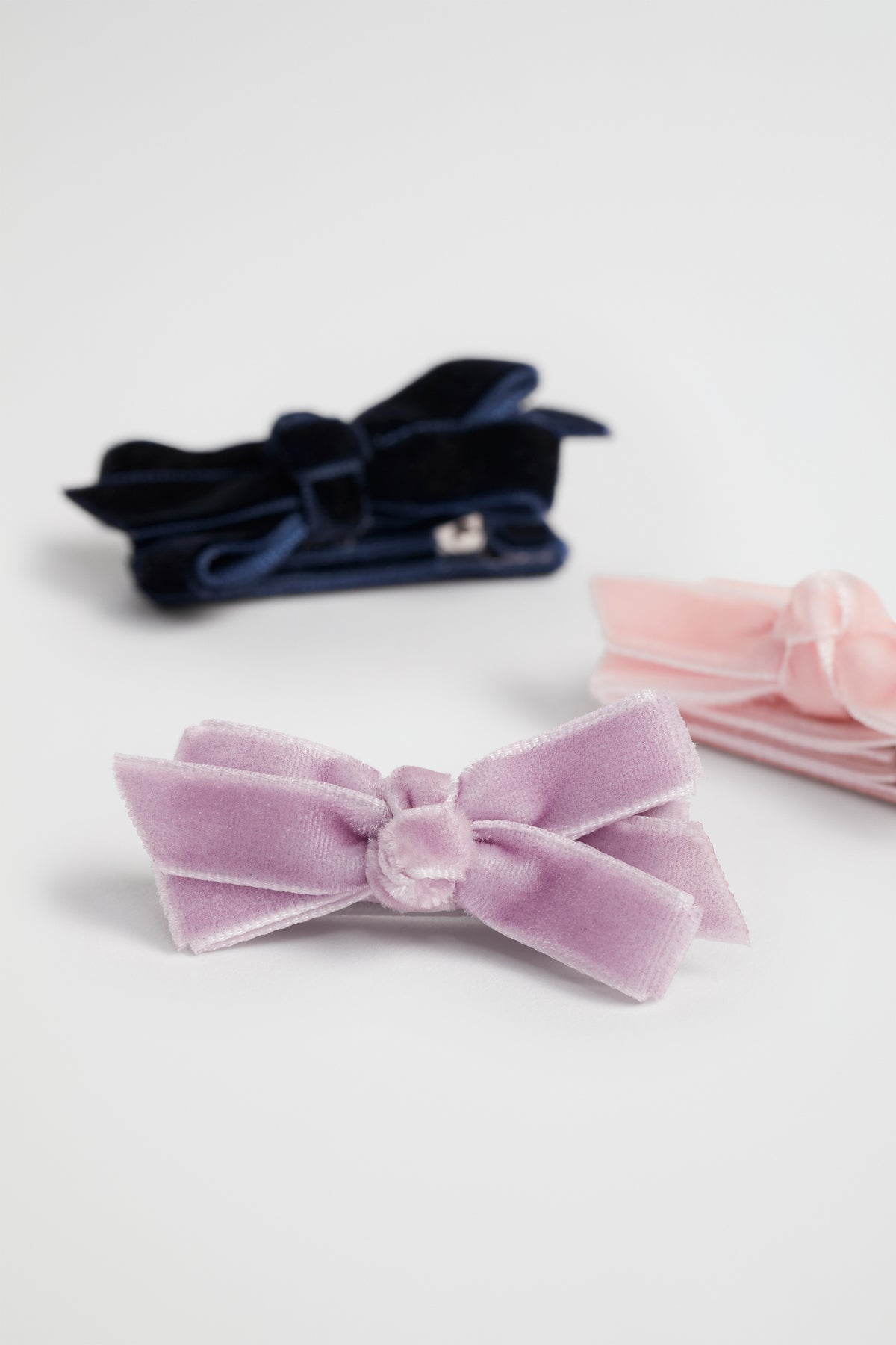 Velvet Bow Duck Clips