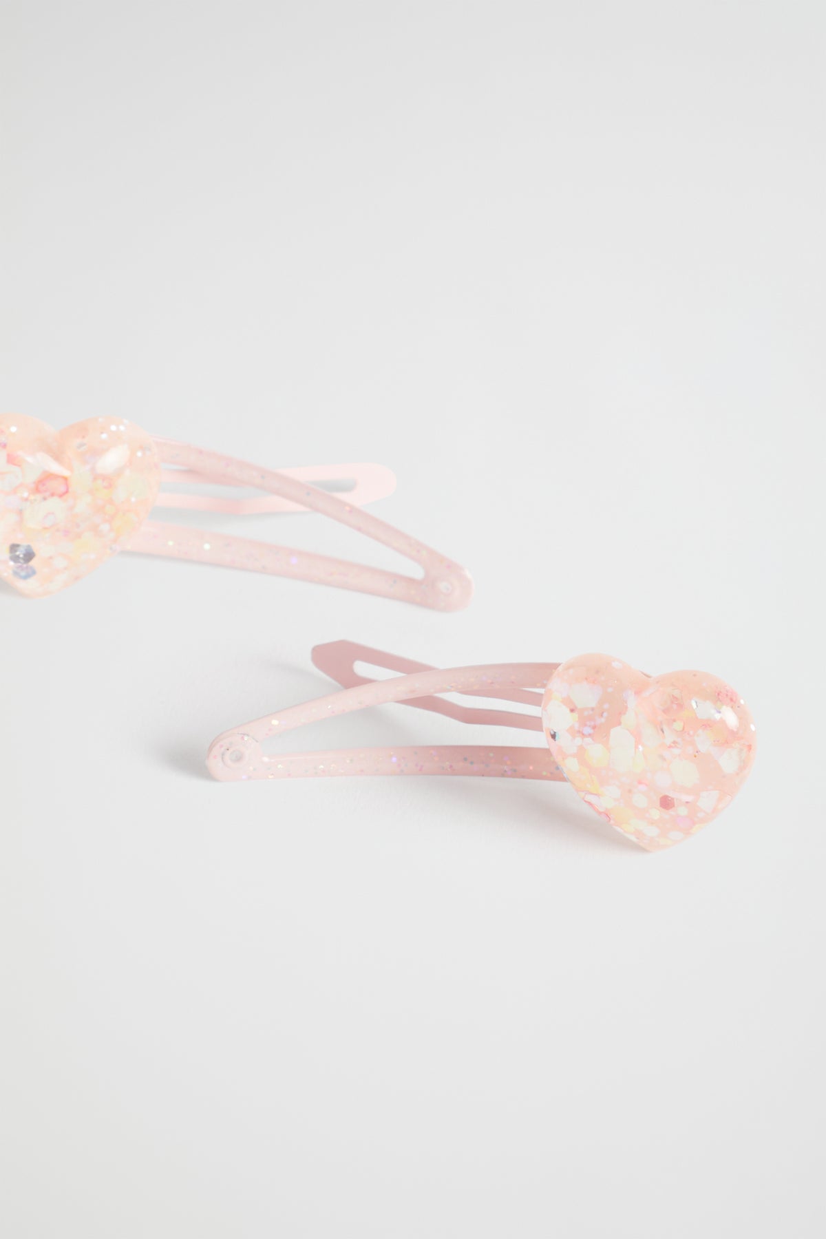 Acrylic Glitter Heart Snaps