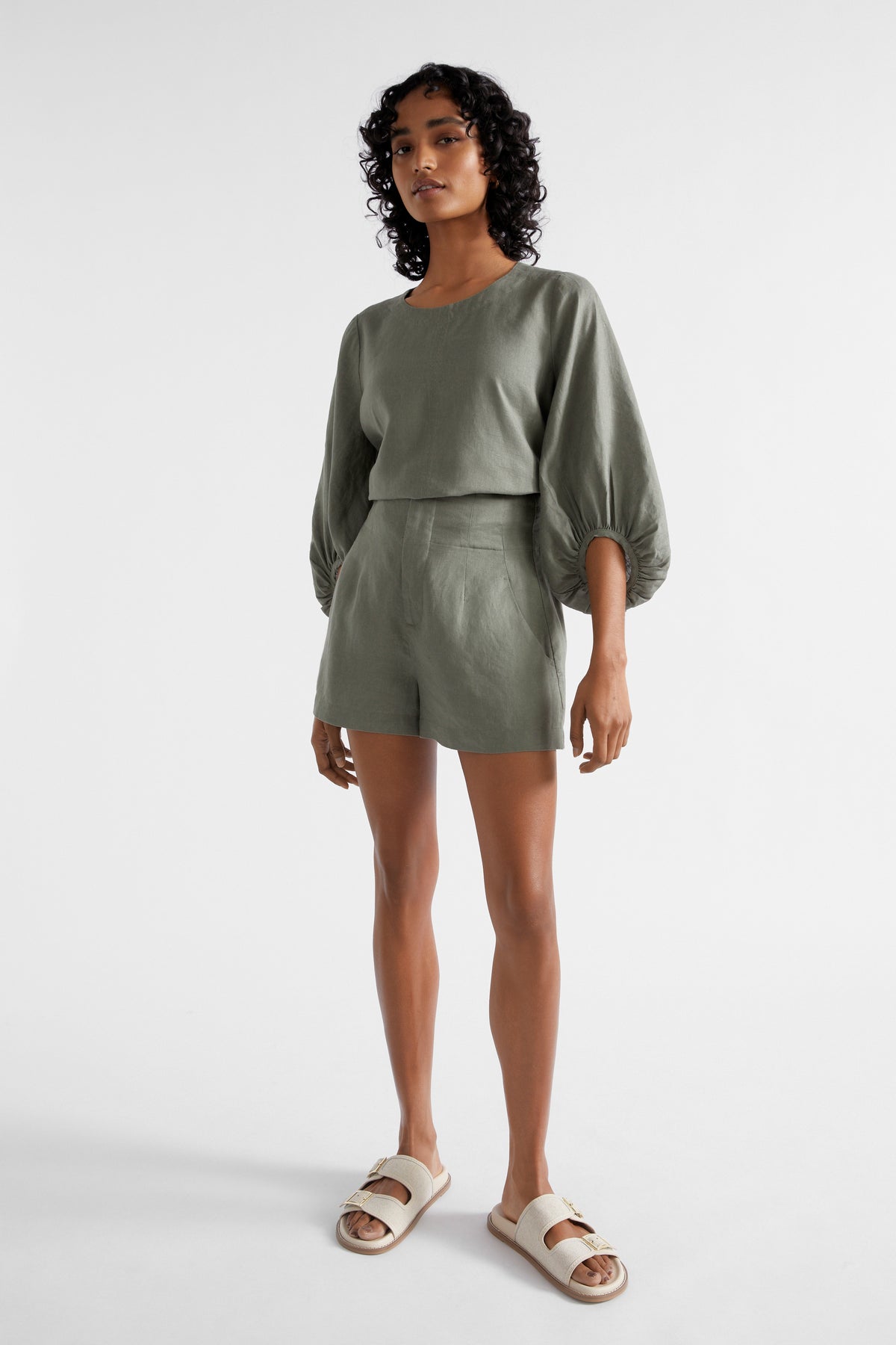 Core Linen Waisted Short