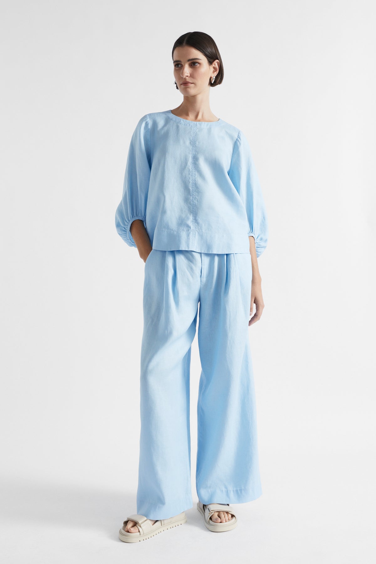 Core Linen Balloon Sleeve Top