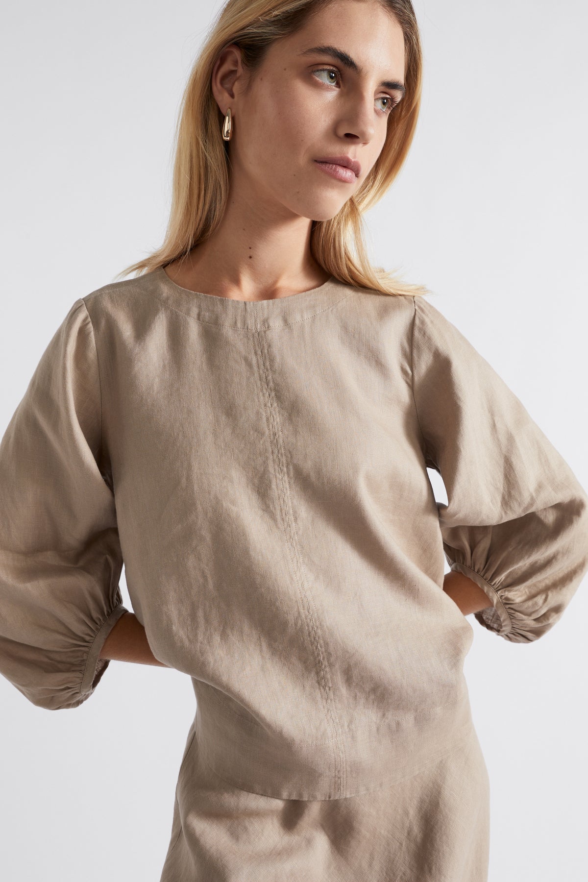 Core Linen Balloon Sleeve Top