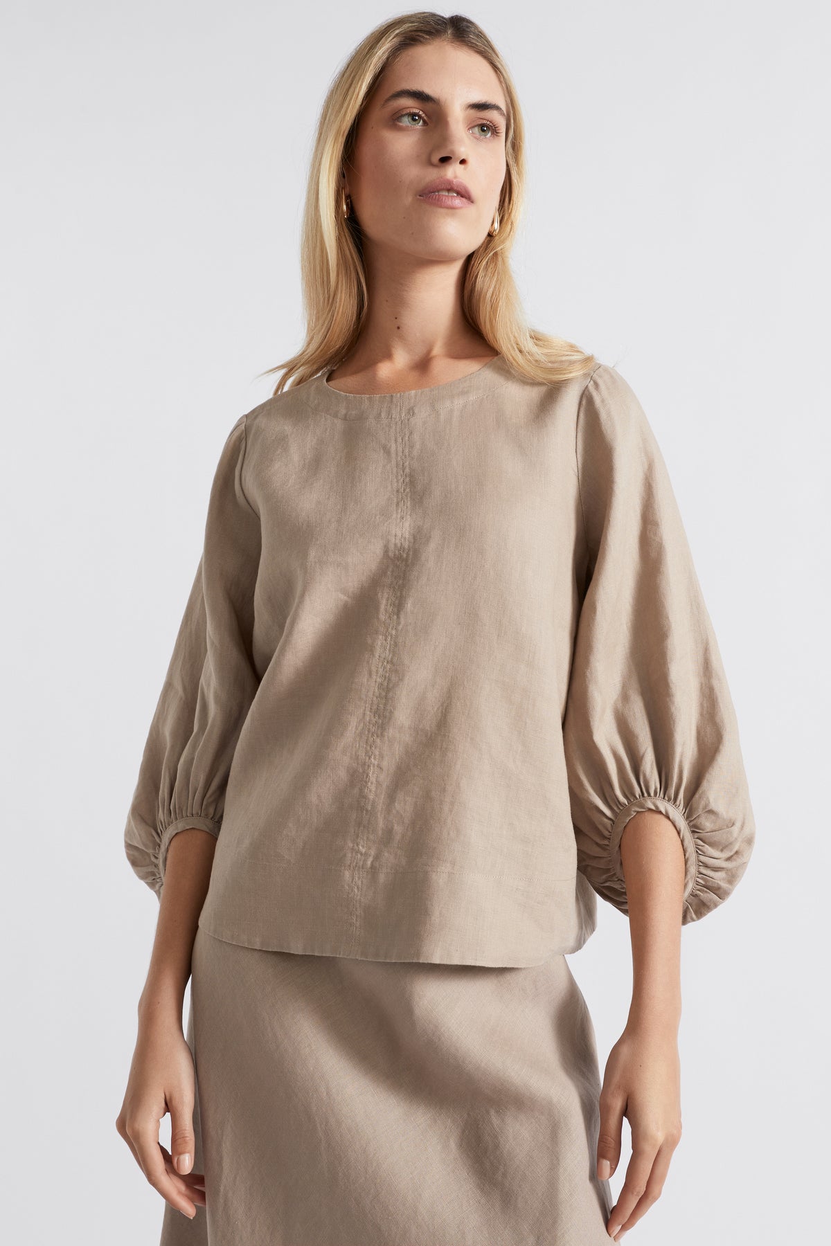 Core Linen Balloon Sleeve Top