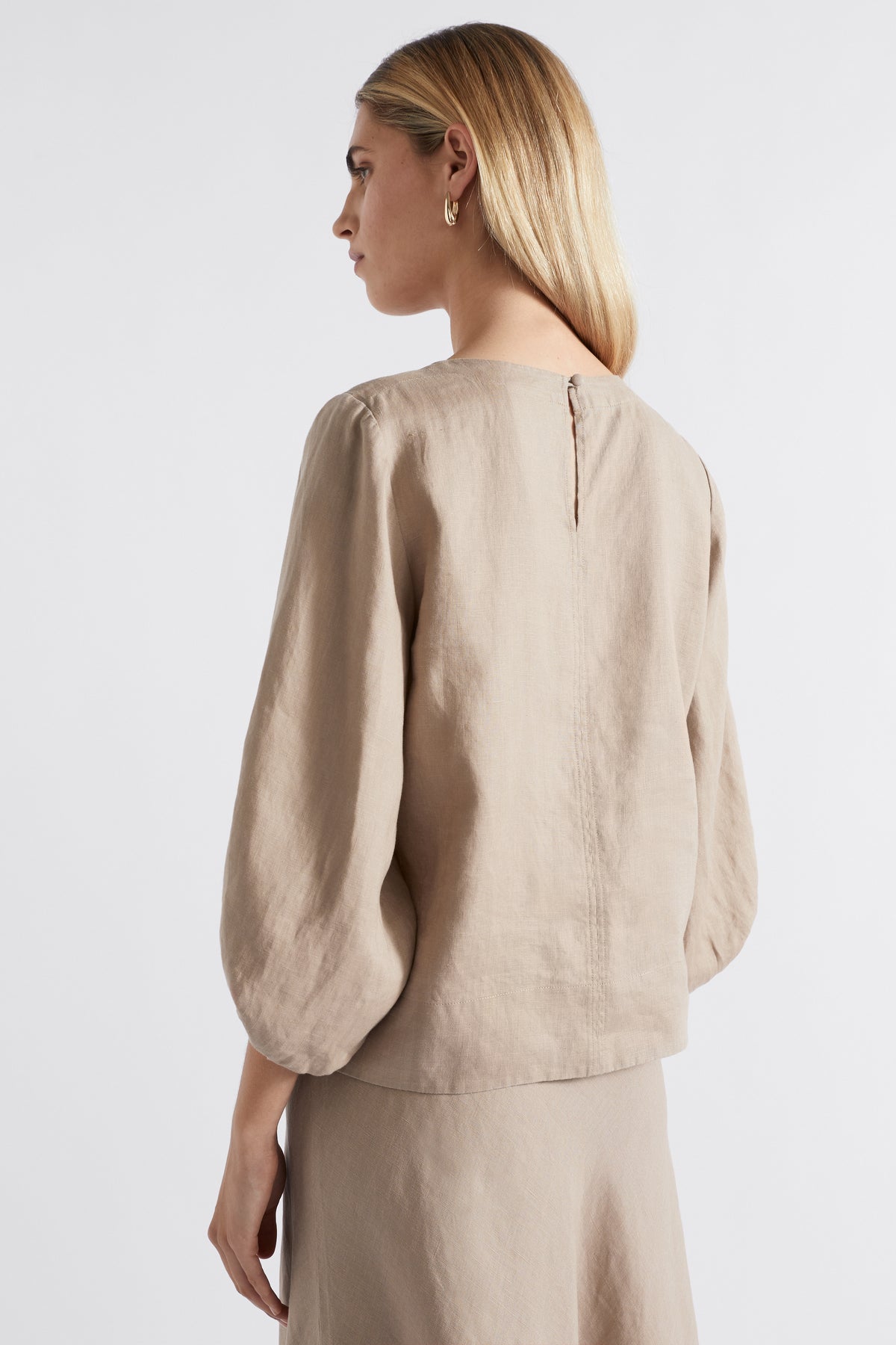 Core Linen Balloon Sleeve Top