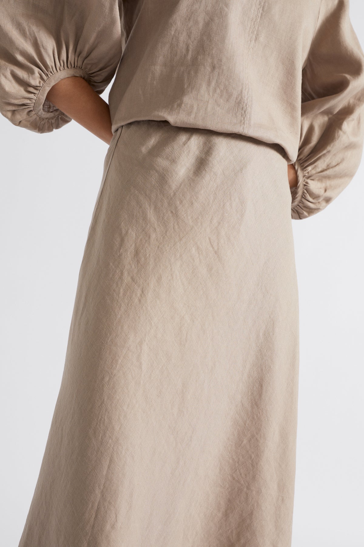 Core Linen Maxi Skirt