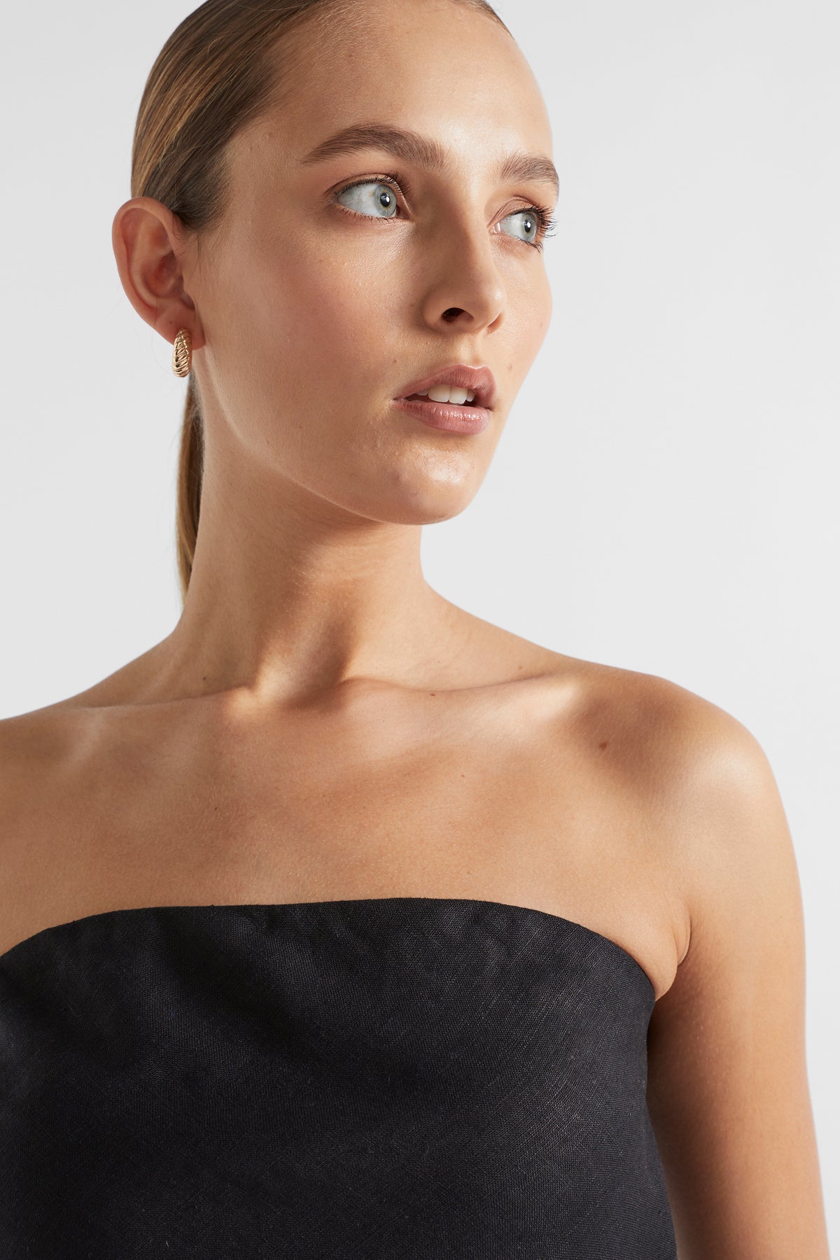 Core Linen Strapless Top