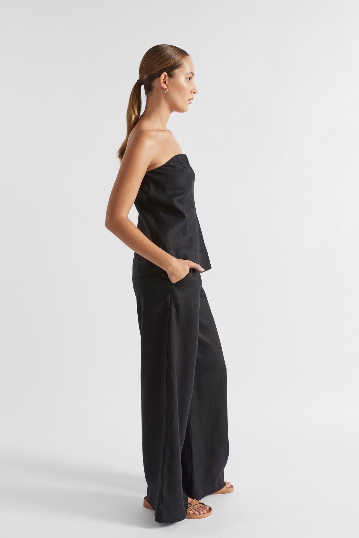 Core Linen Strapless Top