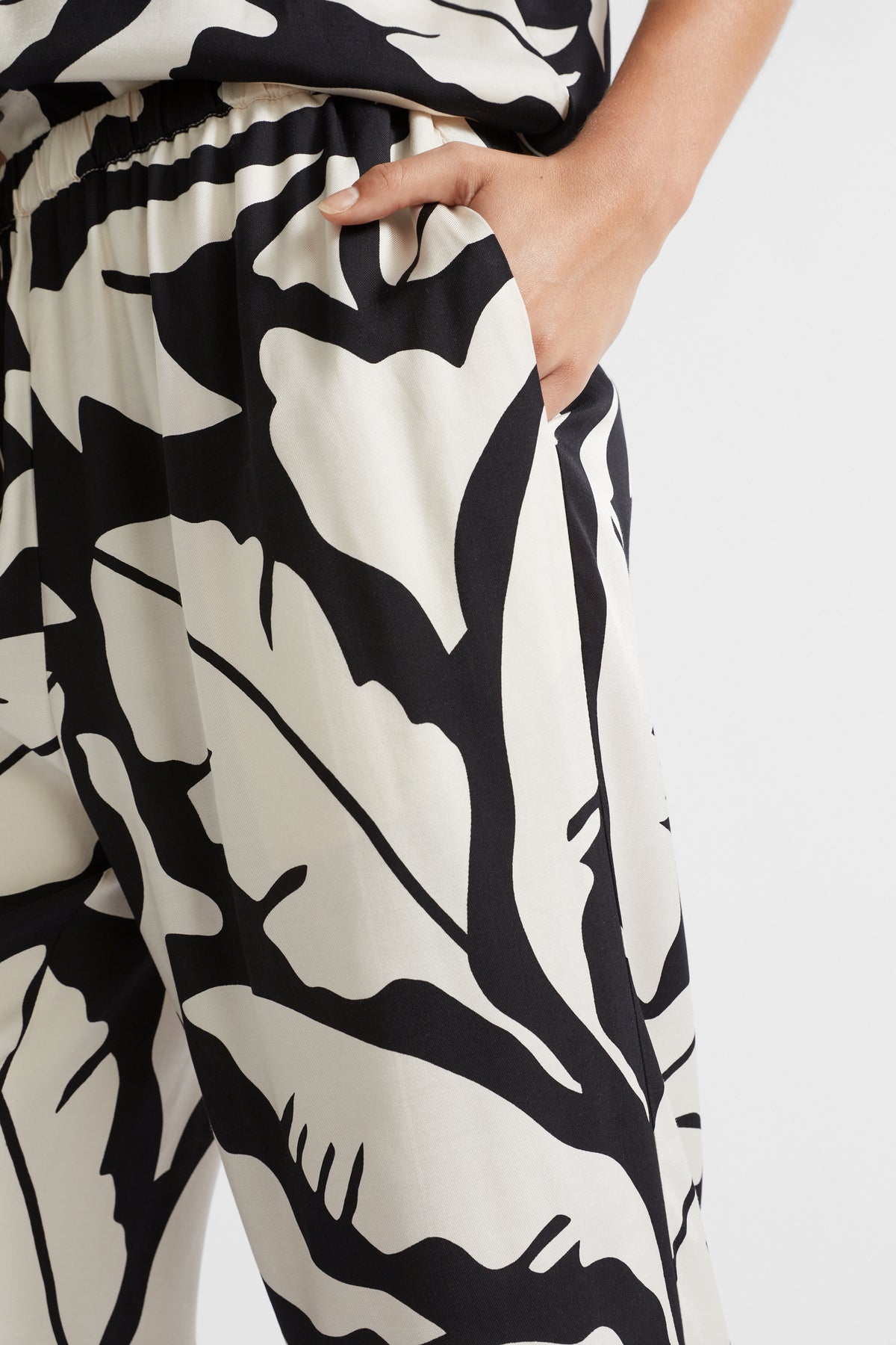 Mono Palm Pant