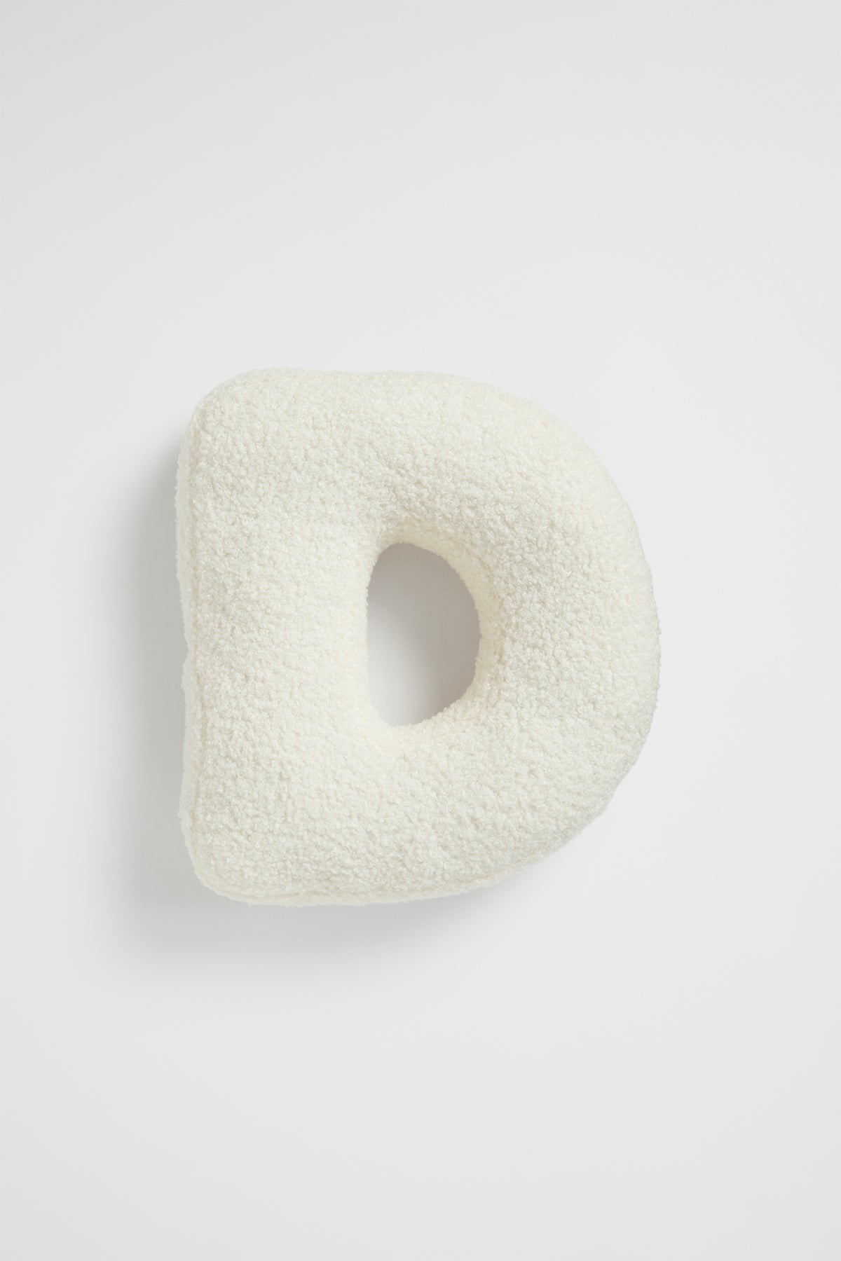 Teddy Initial Cushion Creme