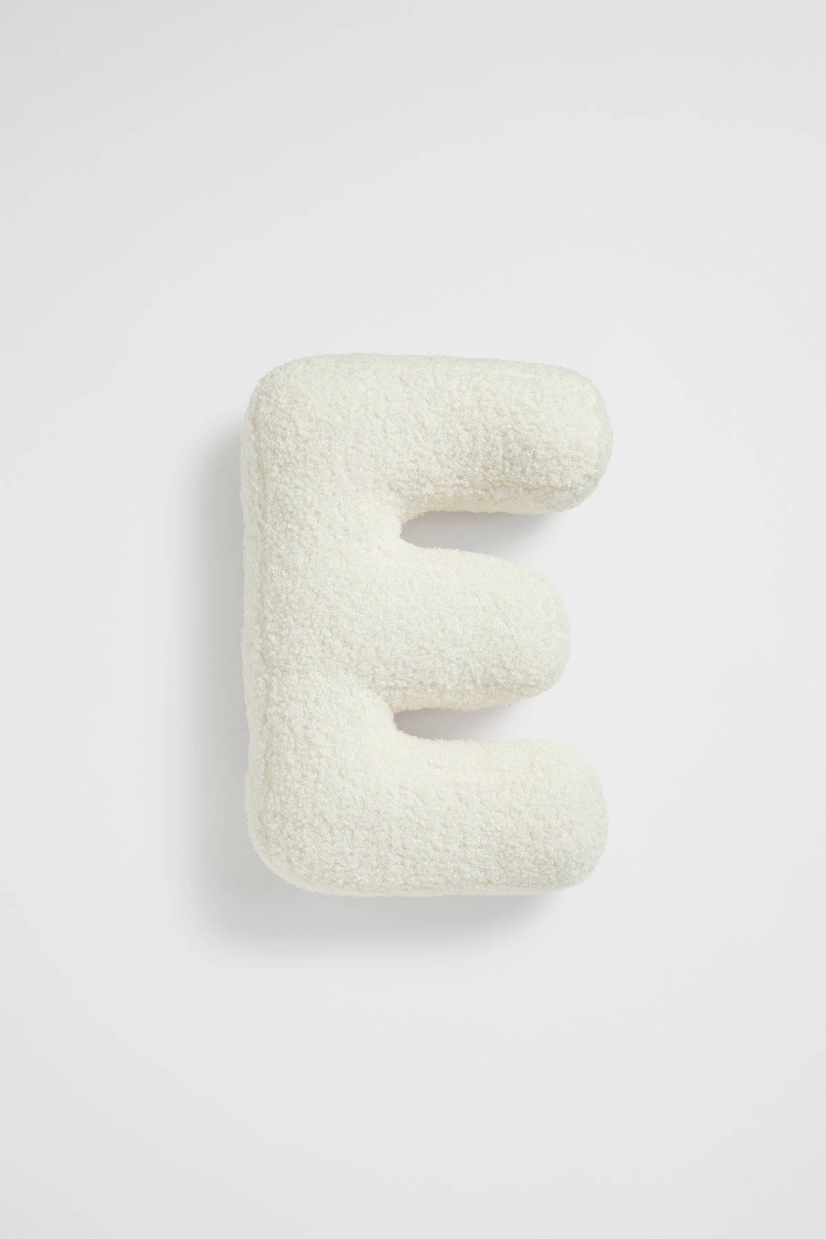 Teddy Initial Cushion Creme