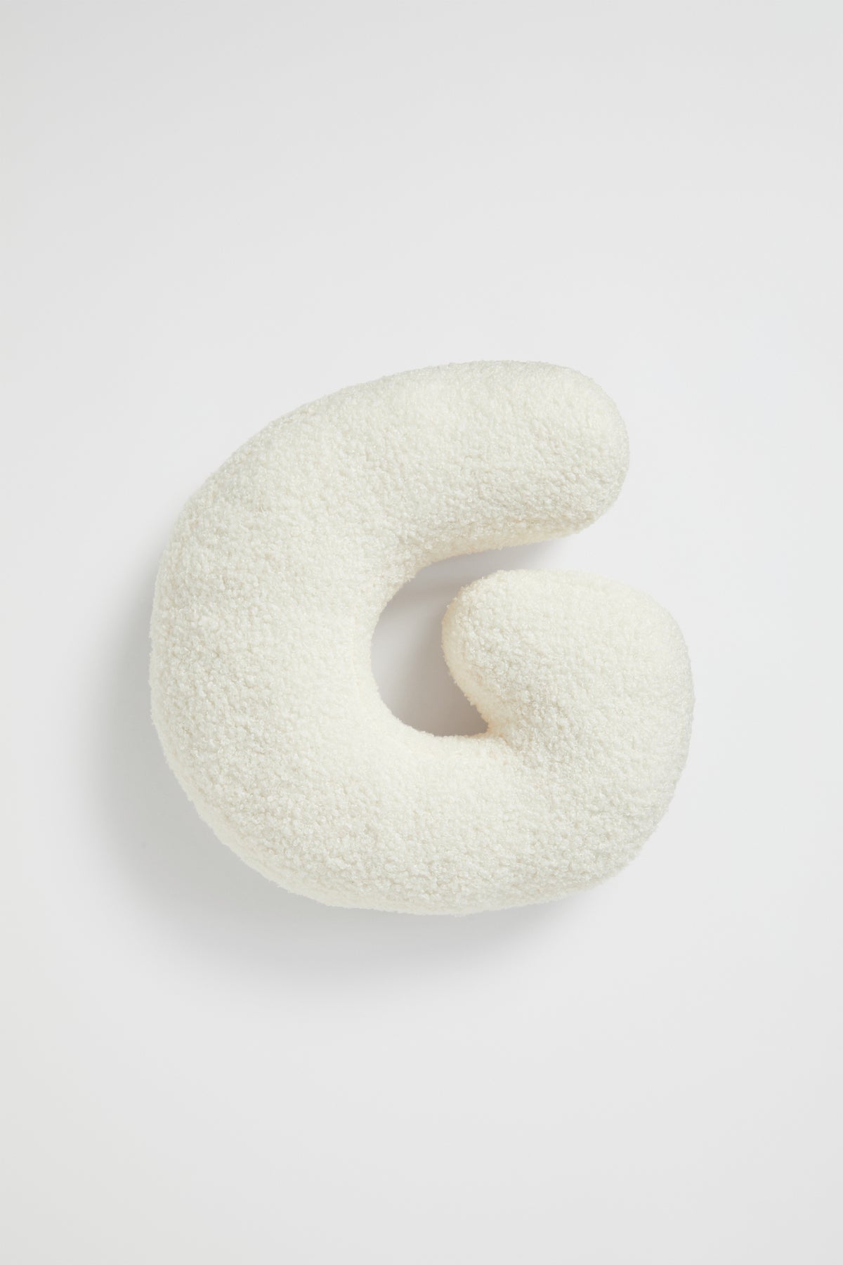 Teddy Initial Cushion Creme