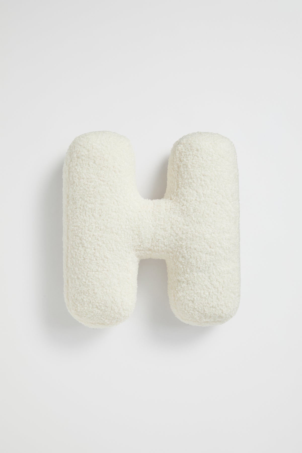 Teddy Initial Cushion Creme