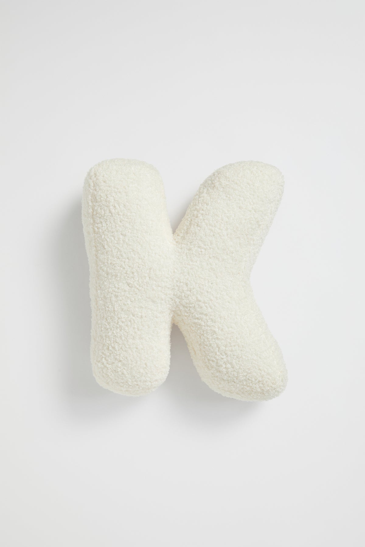 Teddy Initial Cushion Creme