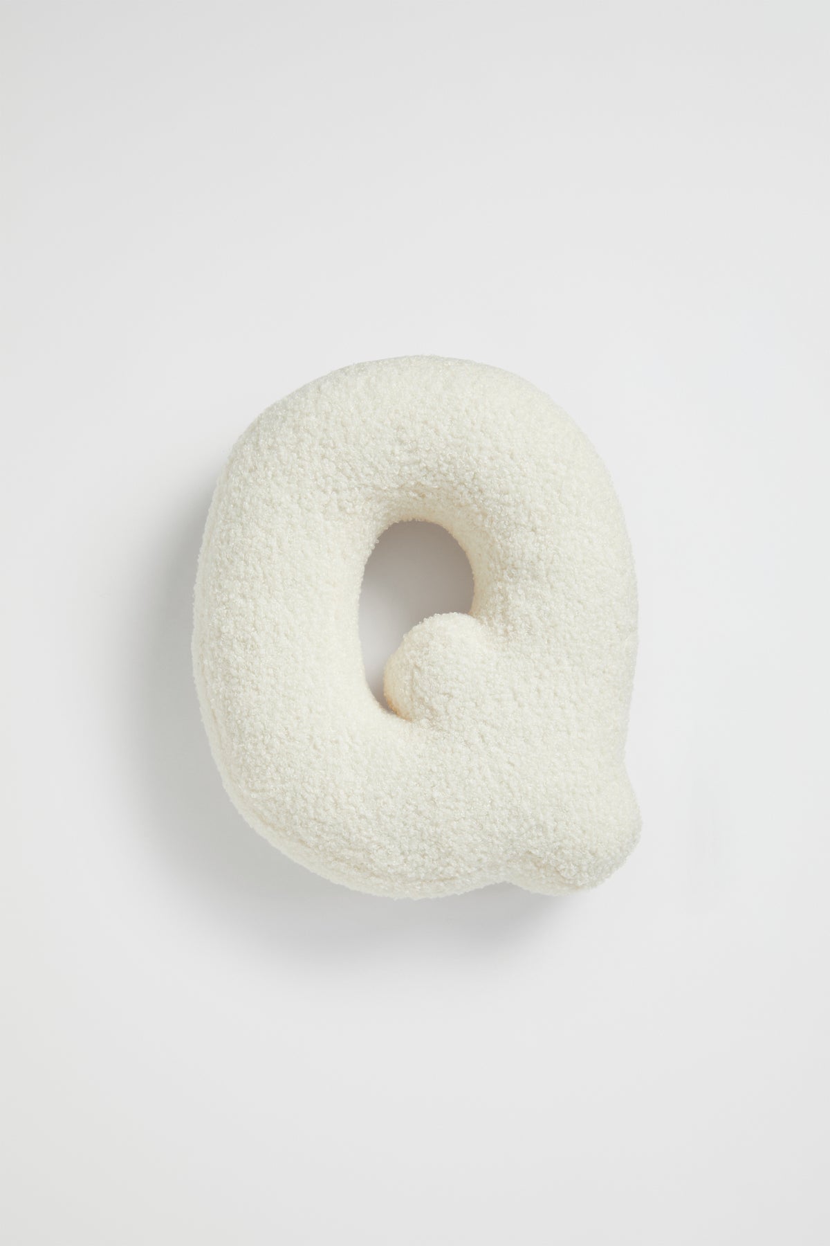 Teddy Initial Cushion Creme