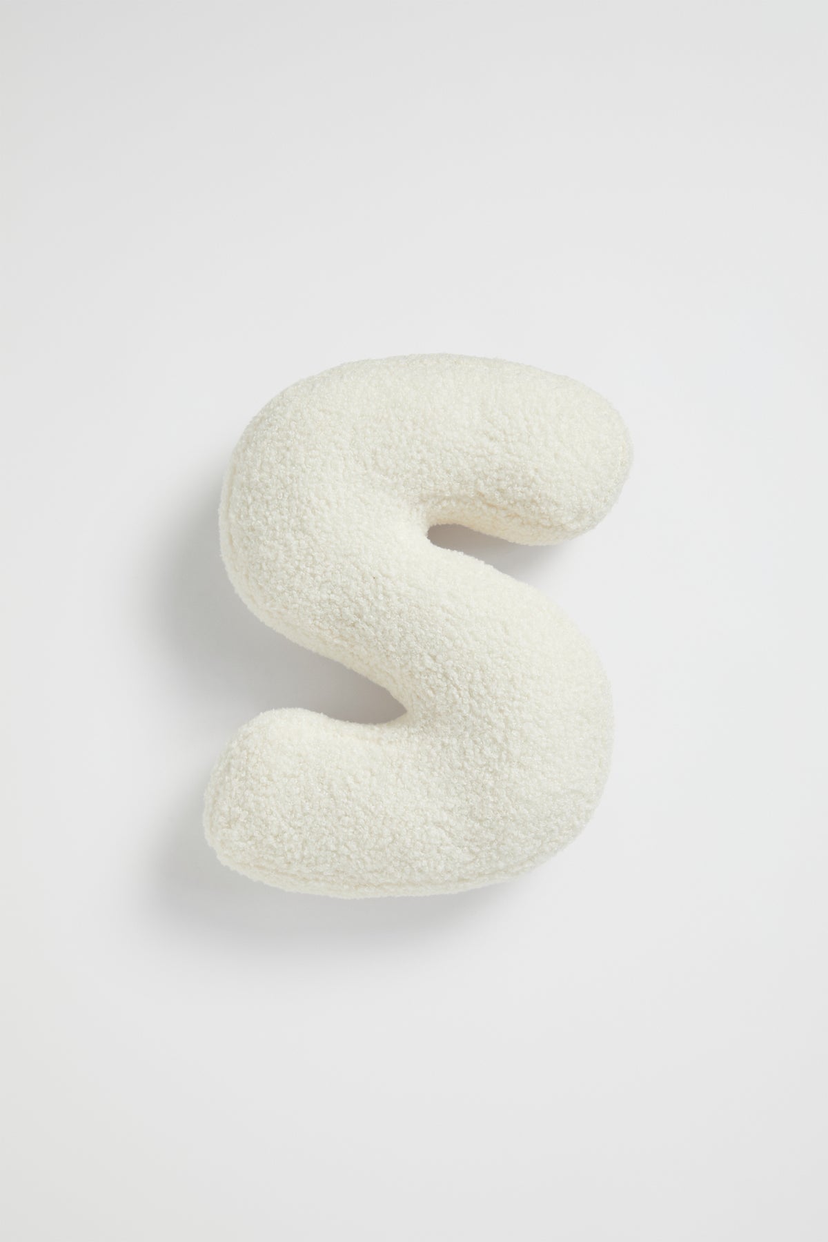 Teddy Initial Cushion Creme