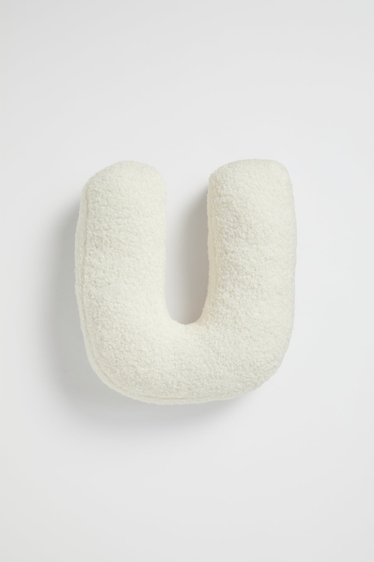 Teddy Initial Cushion Creme