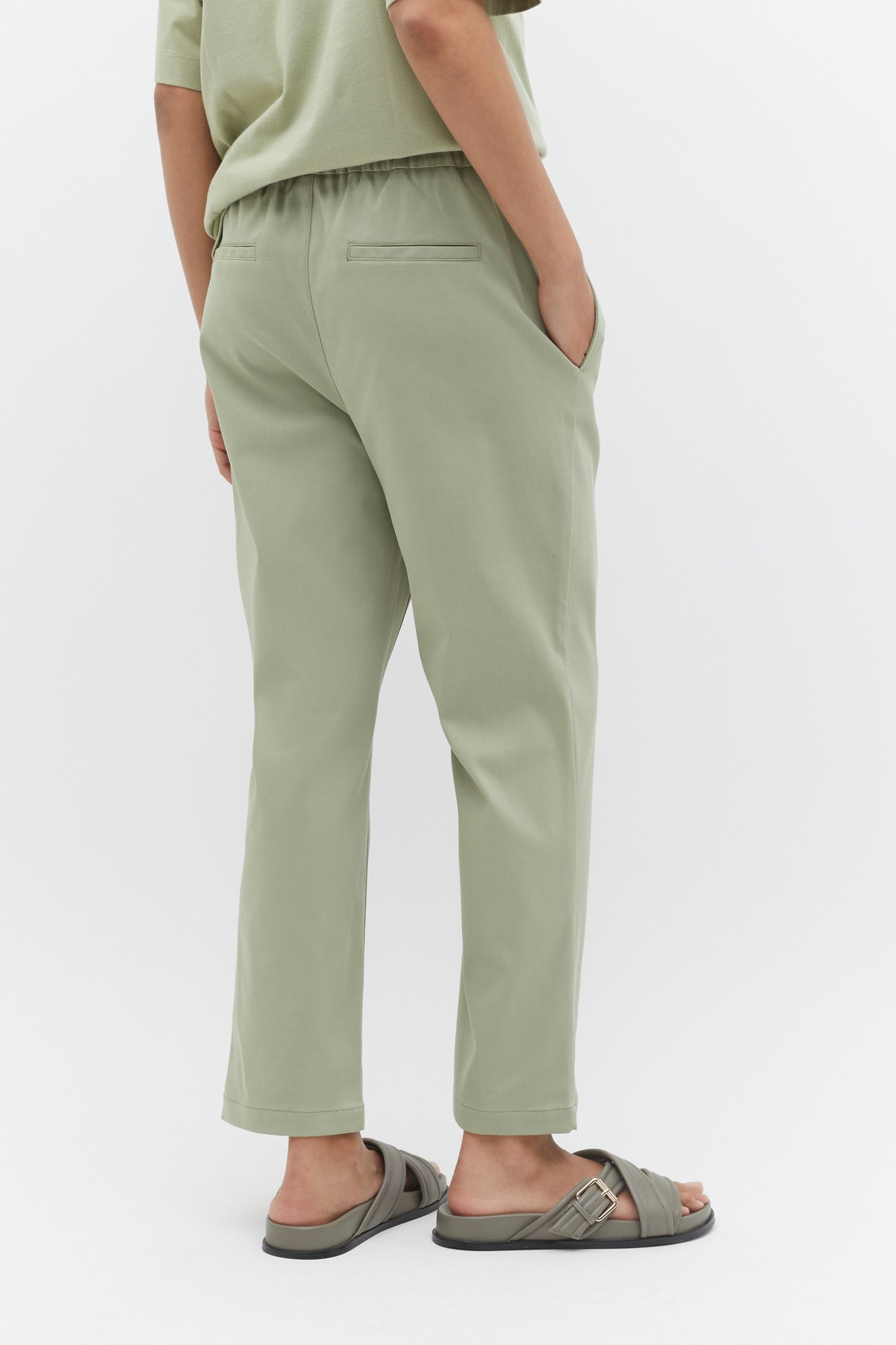 Tapered Leg Tie Pant