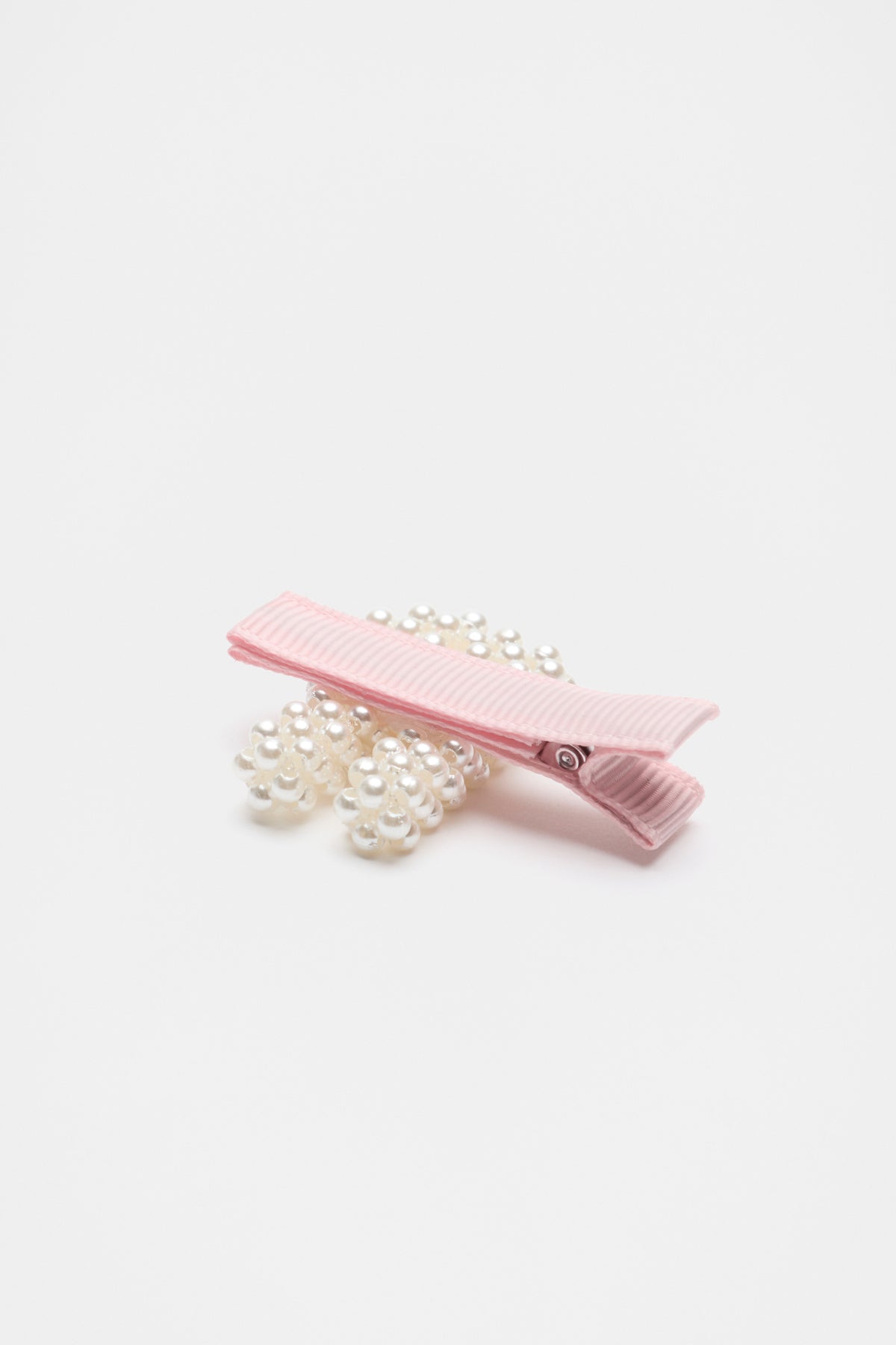 Initial Pearl Duck Clip