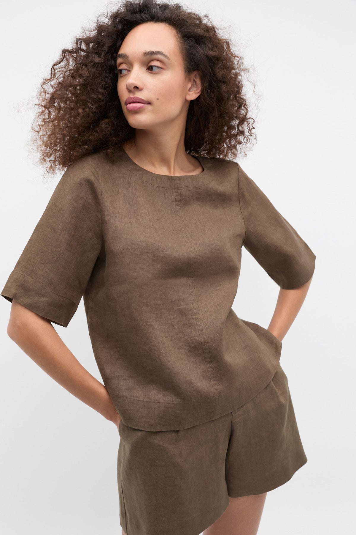 Core Linen Tee
