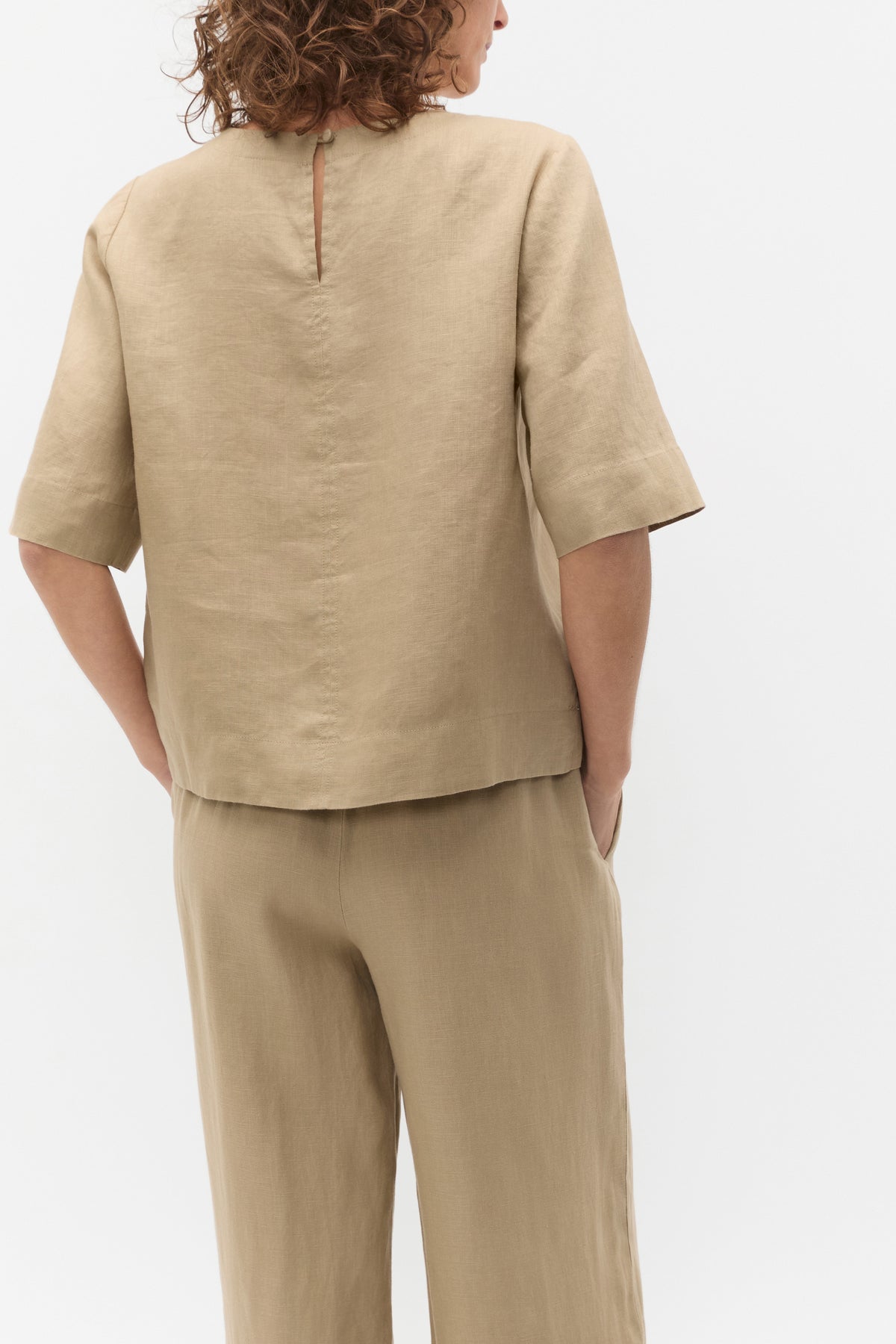 Core Linen Tee