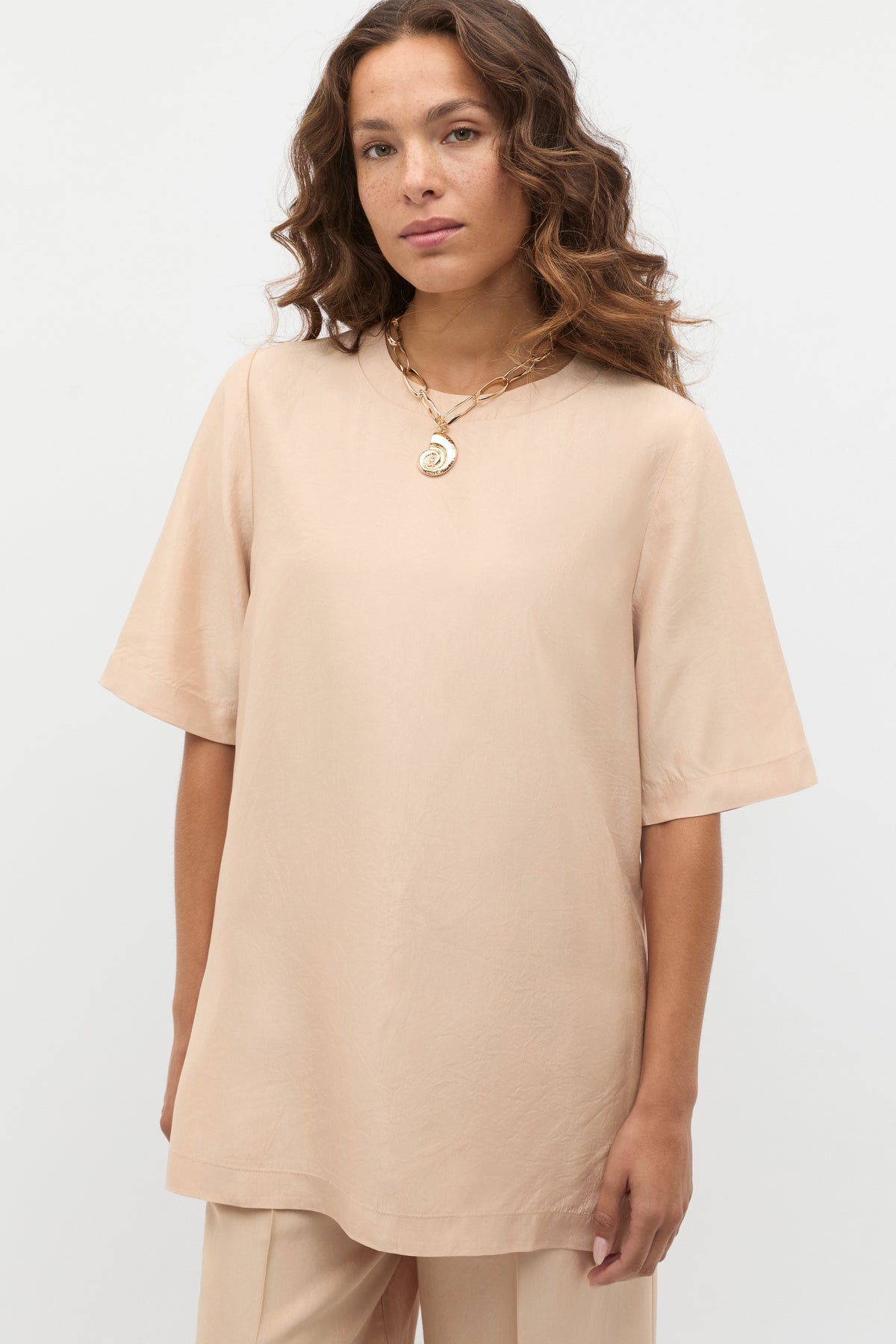 Crinkled Satin Split Hem Tee