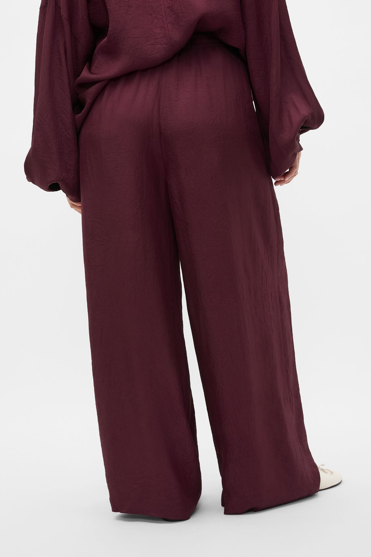 Textured Satin Gathered Pant