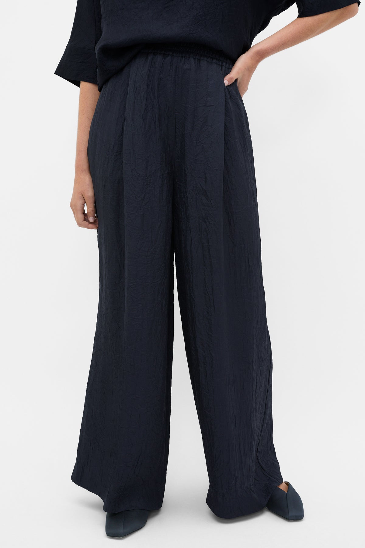 Textured Satin Gathered Pant
