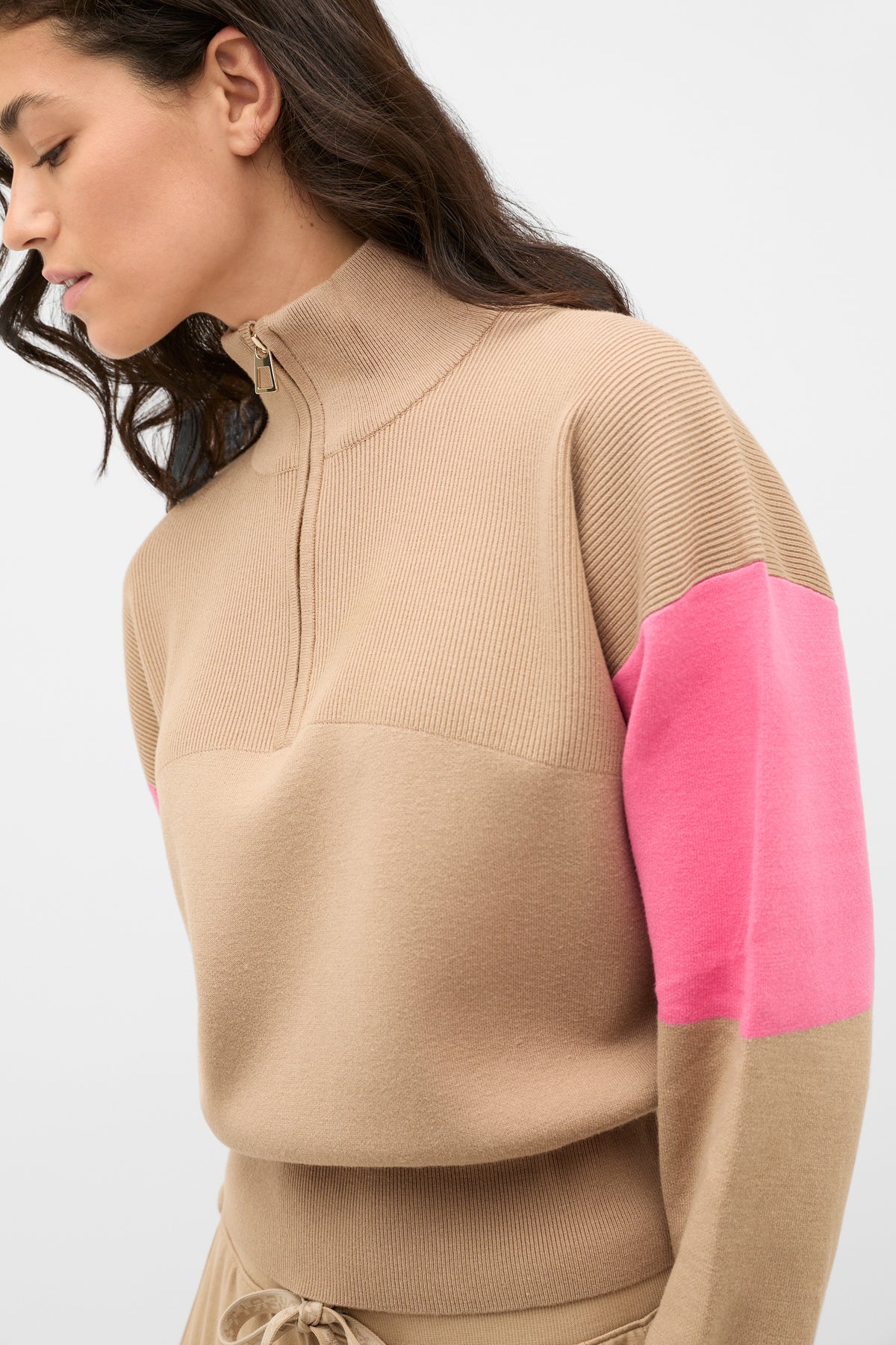 MD Contrast Zip Through Knit