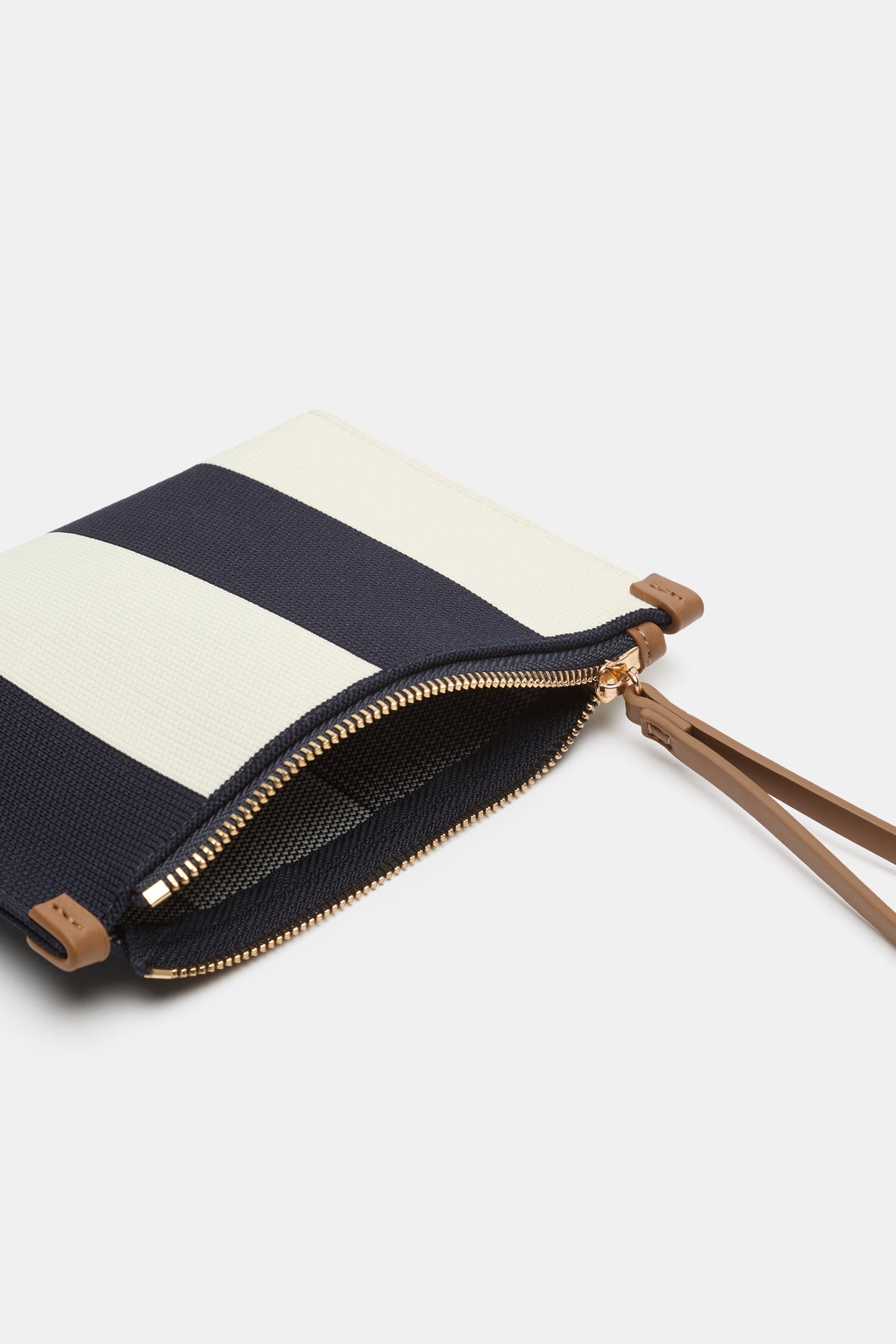 Knitted Pouch