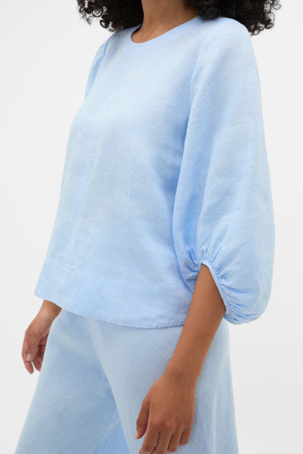 Core Linen Balloon Sleeve Top