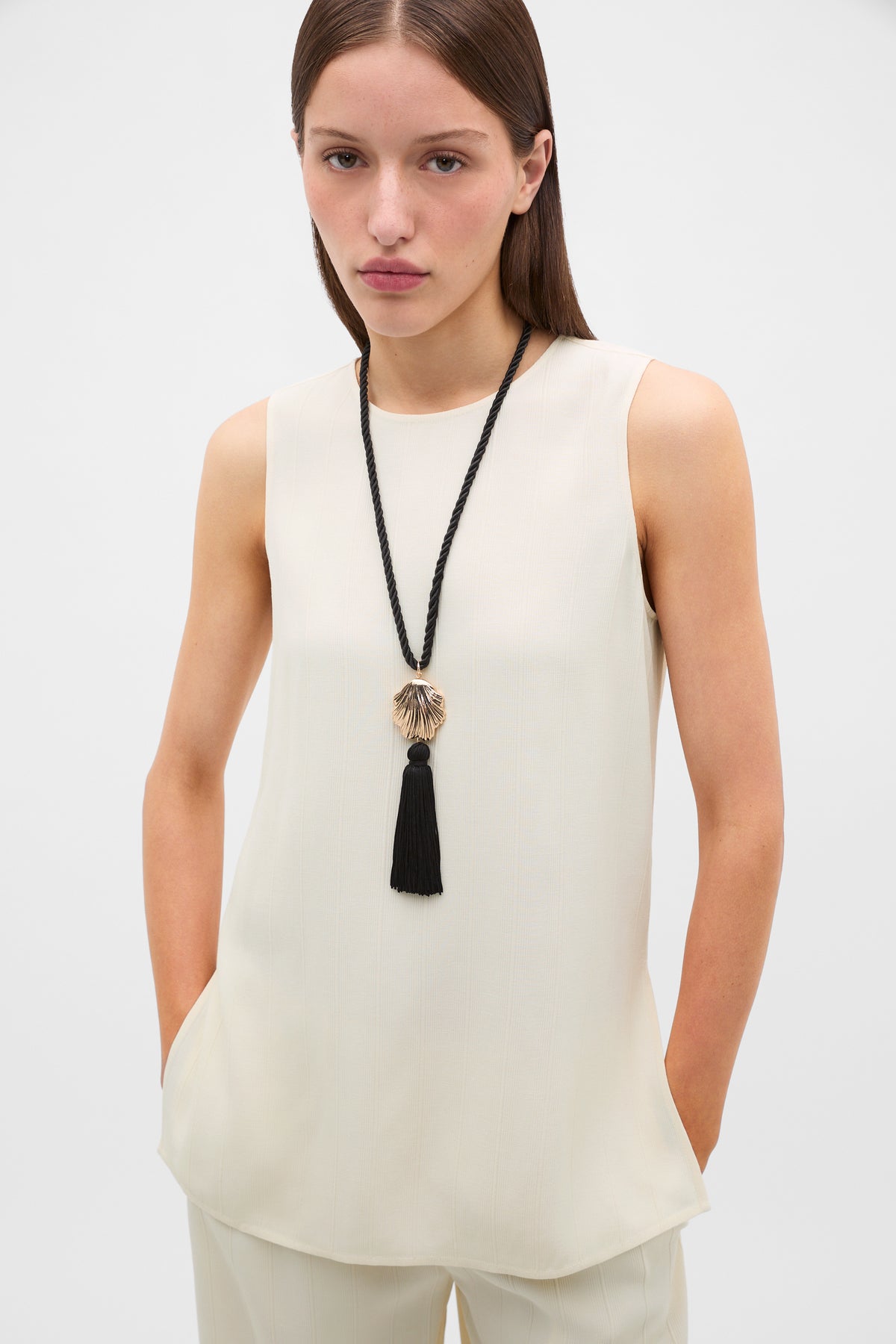 Shell Pendant Tassel Necklace