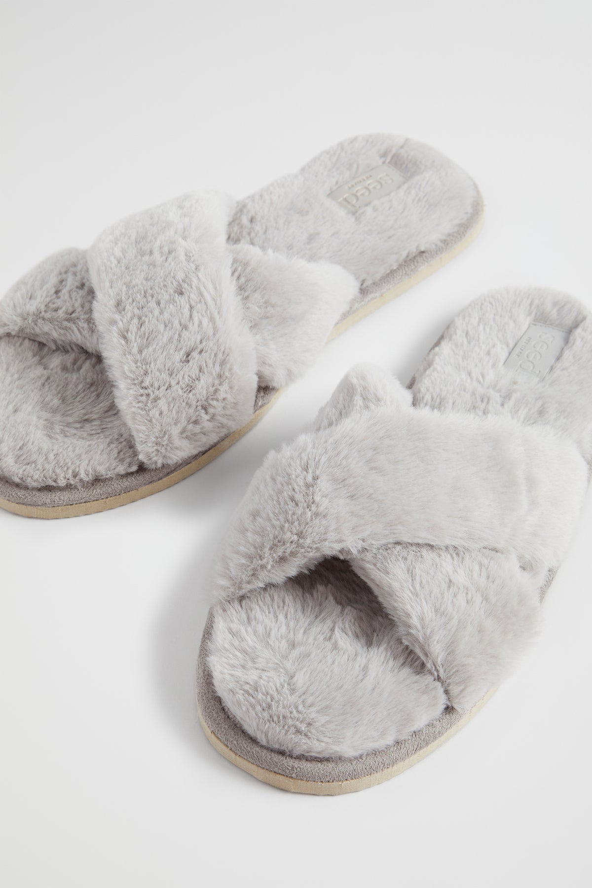 Crossover Slippers