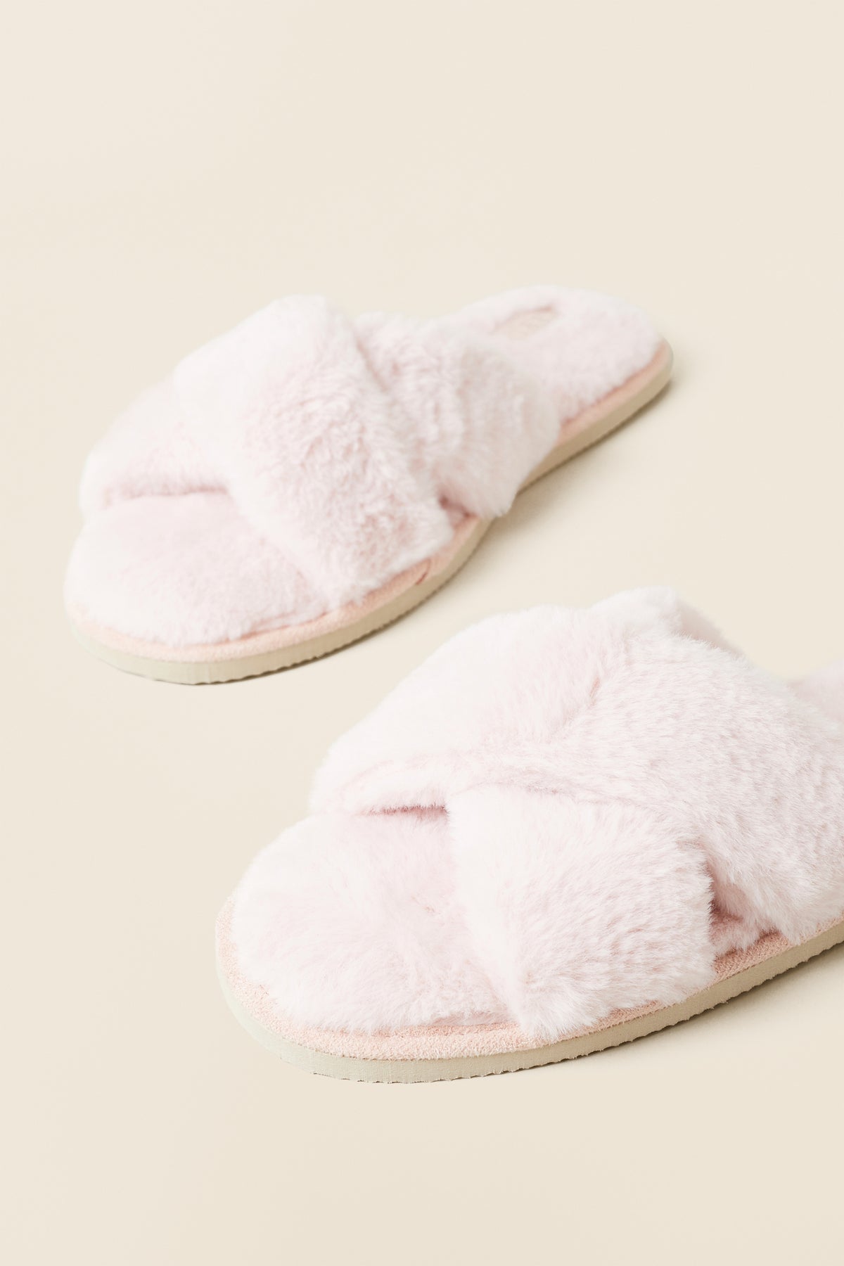 Crossover Slippers
