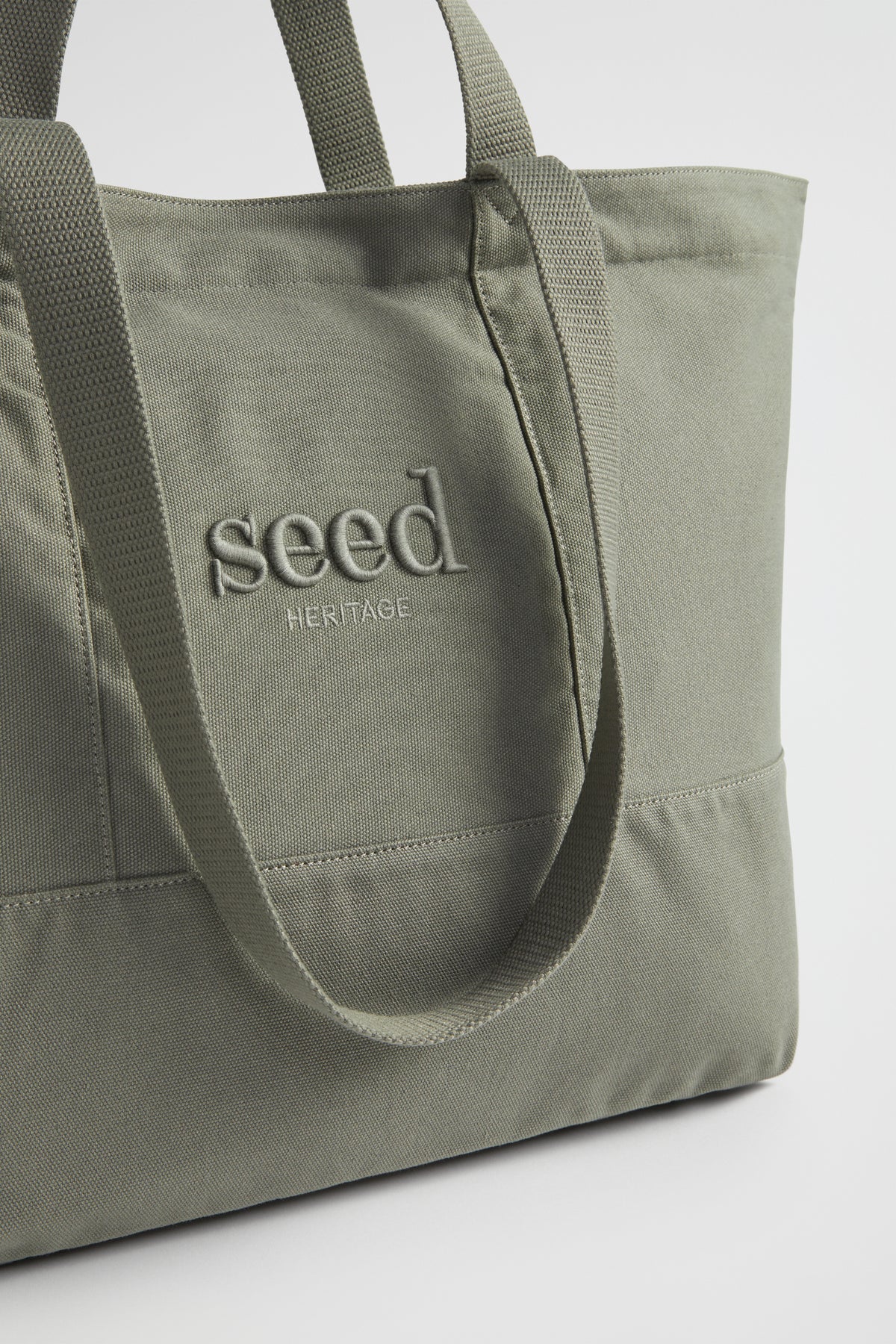 Seed Overnight Bag