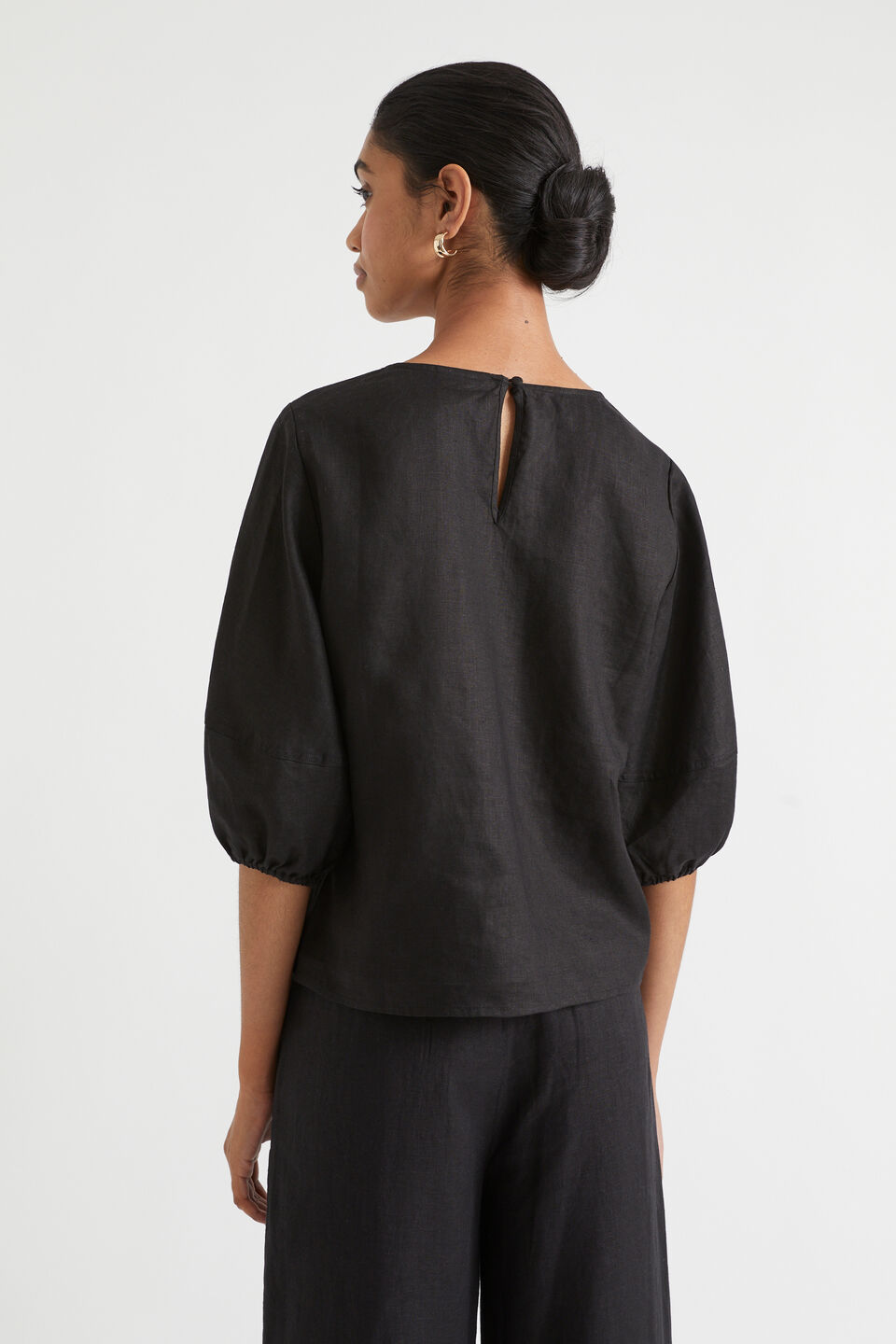 Core Linen Balloon Sleeve Top  Black