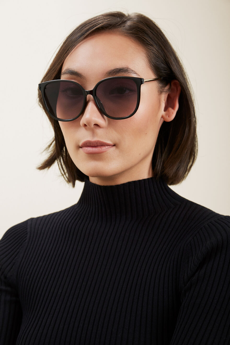 Lily Classic Square Sunglasses  Black