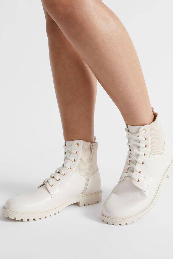 Hiking Boot  Creme  hi-res