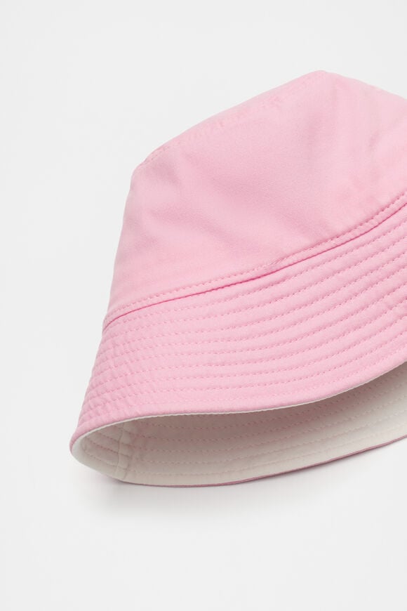 Initial Bucket Hat  U  hi-res