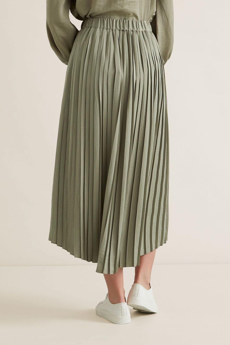 Hi-Lo Pleated Skirt  