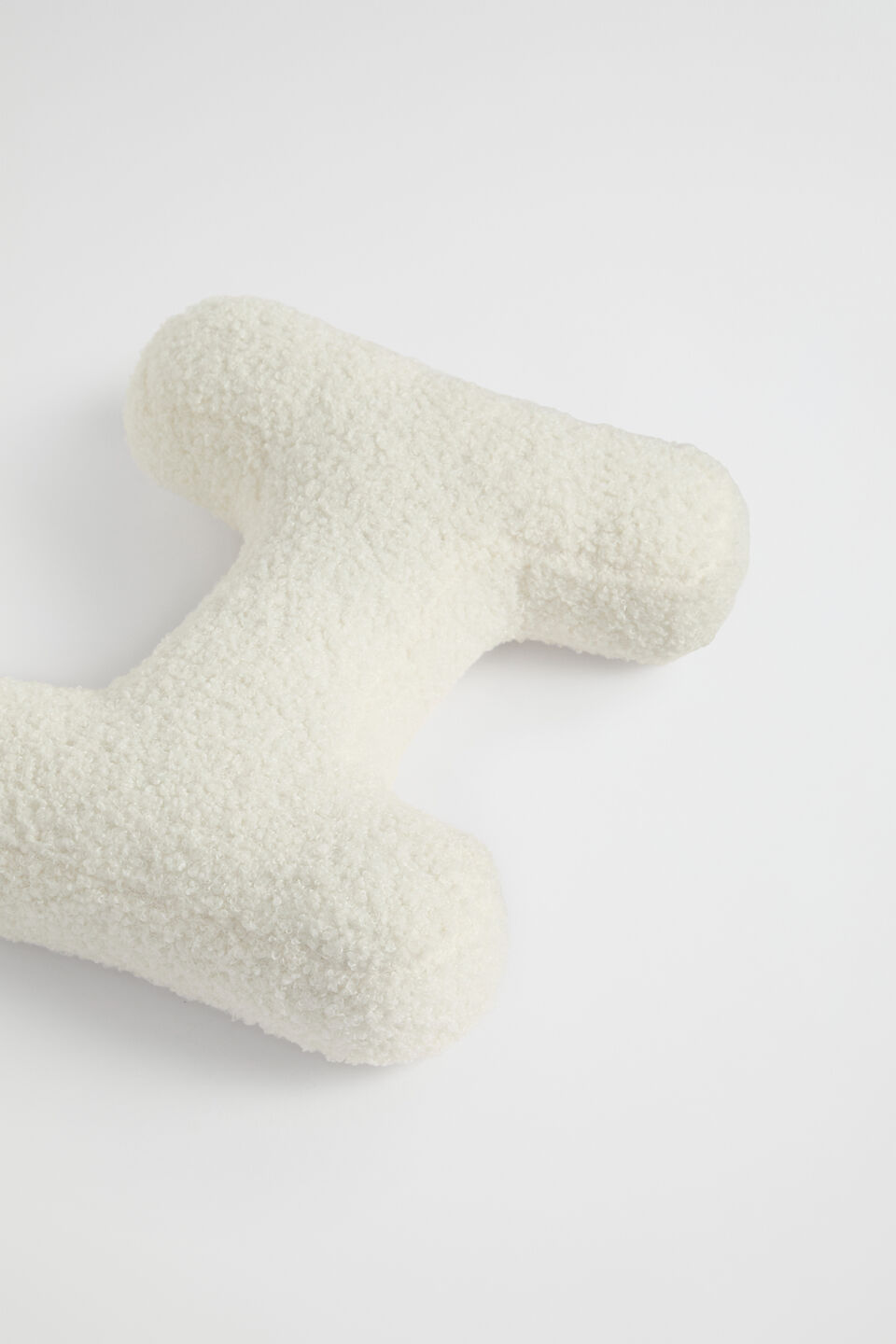 Teddy Initial Cushion Creme  I