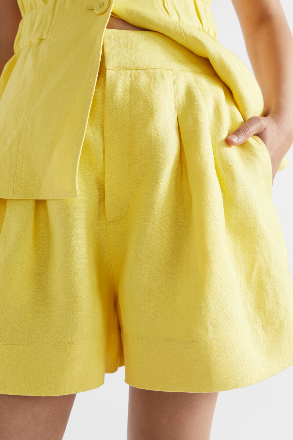 Linen Mid Length Short  Lemon Drop