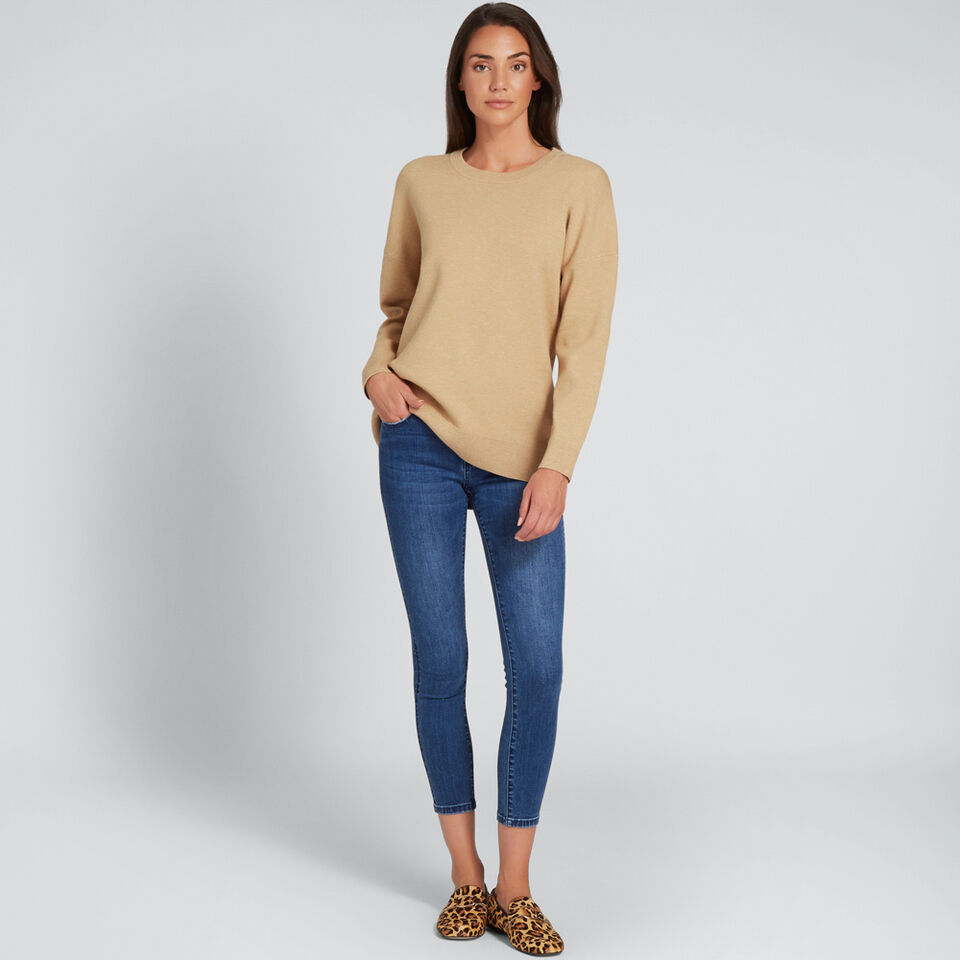 Curve Hem Easy Sweater  