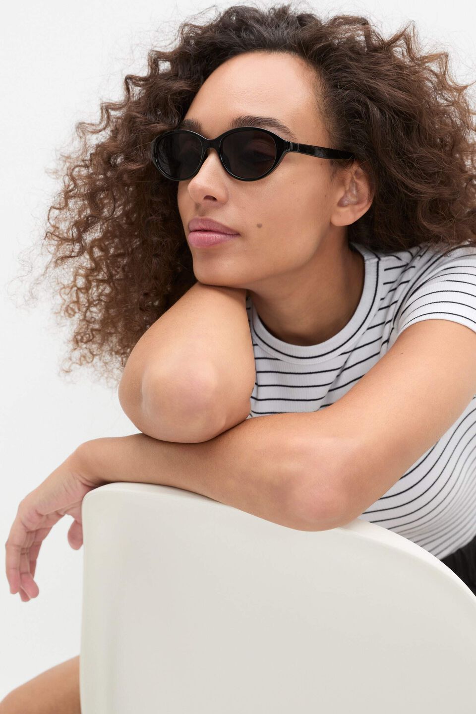 Pippa Round Sunglasses  Black