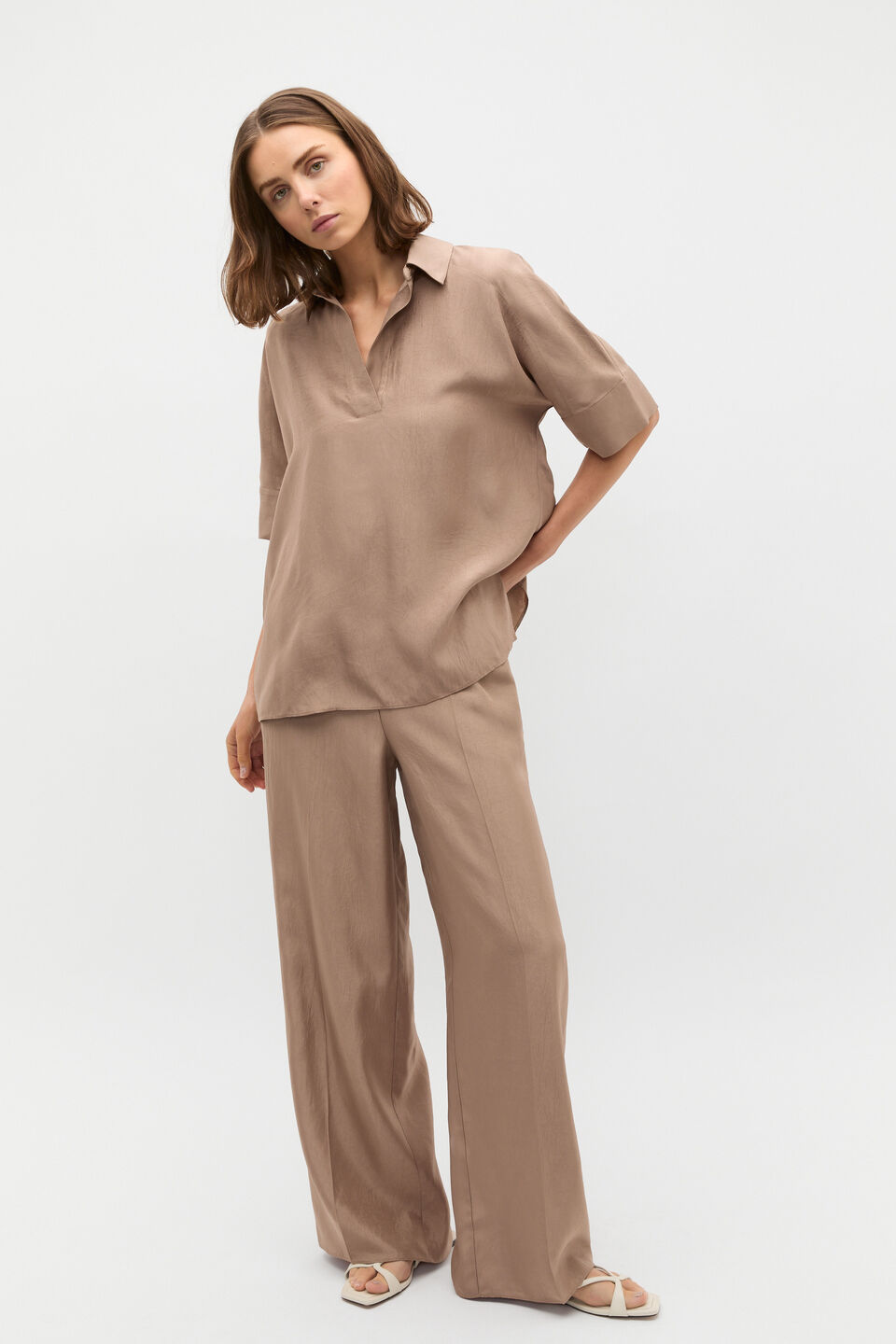 Crinkled Satin Collared Popover  Nutmeg