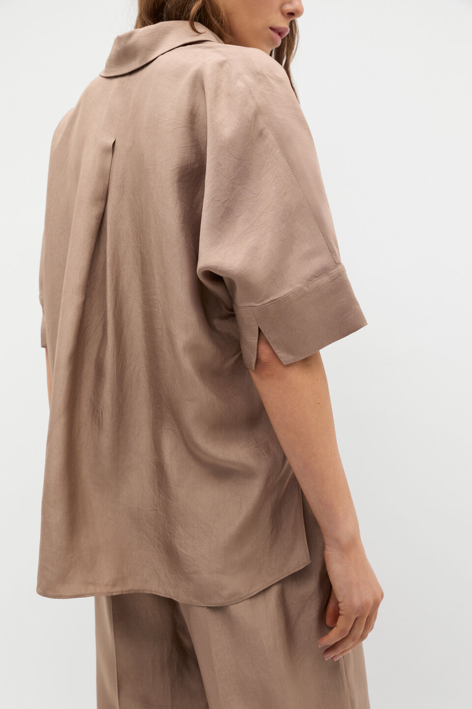 Crinkled Satin Collared Popover  Nutmeg