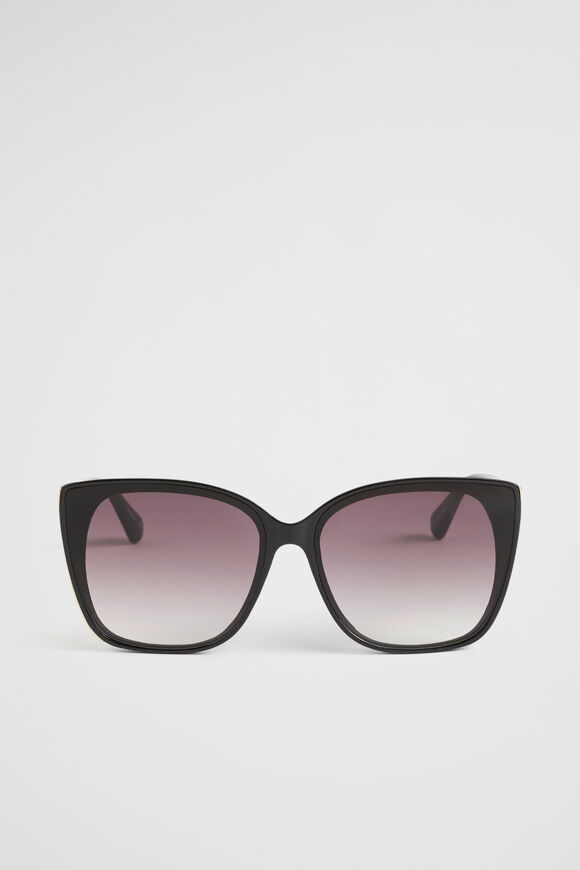 Hannah D Frame Sunglasses  Black Hannah D Frame Sunglasses  Black  hi-res