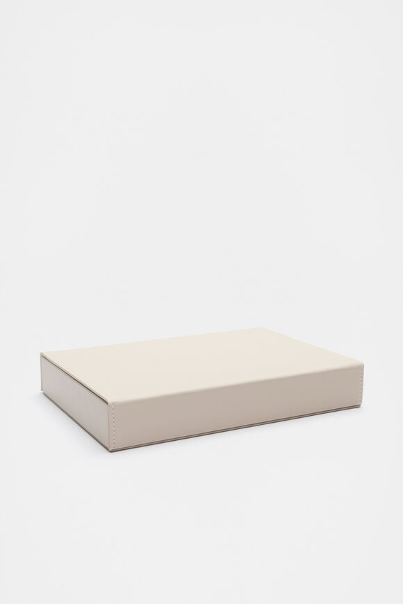 Jewel Box  Oat  hi-res