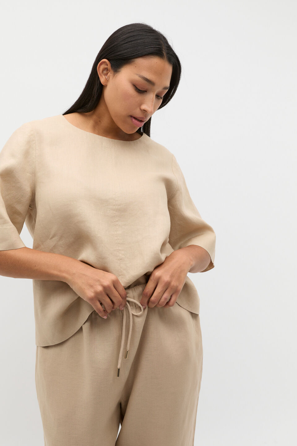 Core Linen Tee  Iced Latte