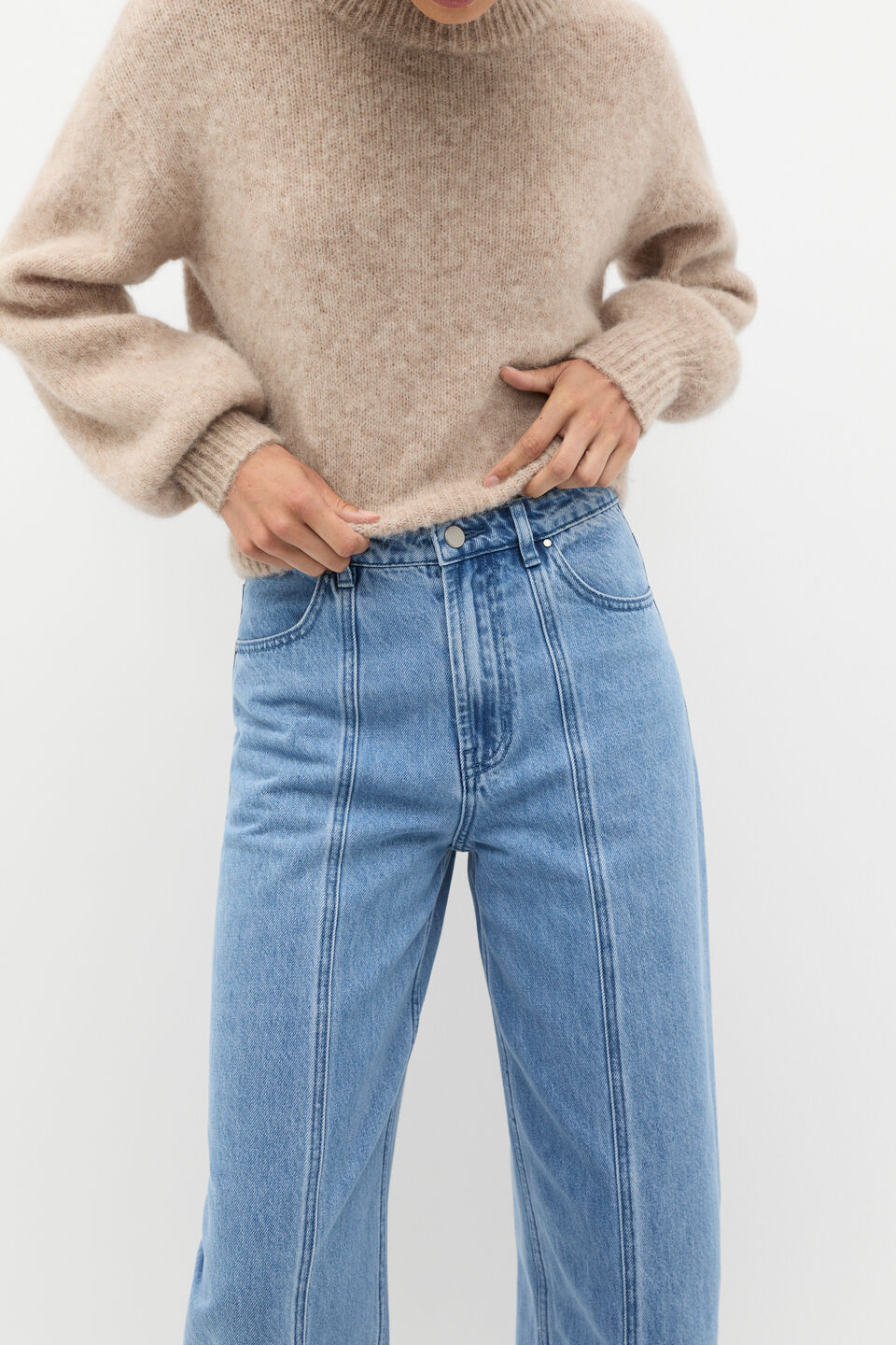 Barrel Leg Seam Front Jean  Mist Blue Wash