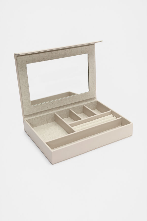 Jewel Box  Oat  hi-res