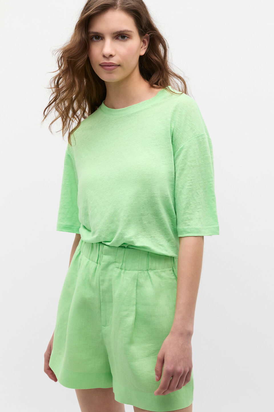 Linen Relaxed Tee  Green Apple